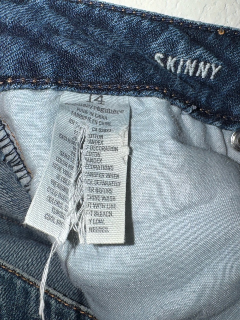 American Eagle Outfitters Women's Skinny Jeans in Dark Blue Wash - Picture 5 of 5
